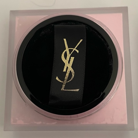 Yves Saint Laurent All Hours Hyper Blur Soft-Focus Loose Powder in “04-Lavender” - Picture 2 of 4
